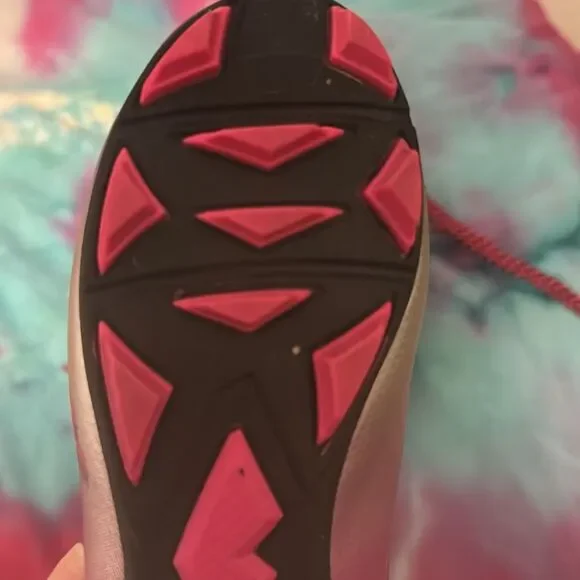 DSG girls Pink and Silver Soccer shoes, Cleats size 11k - Picture 7 of 12